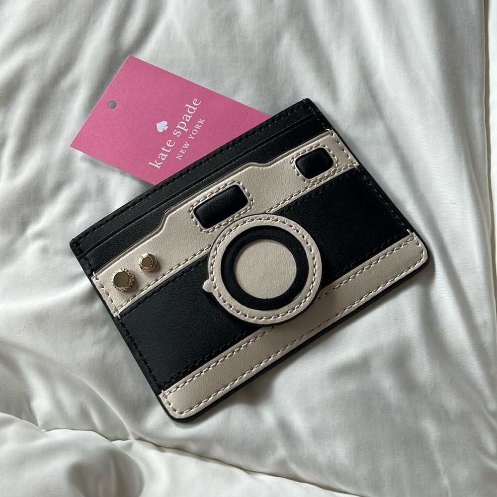 NWT 🤍 Kate Spade “oh snap” Small Slim Card Holder